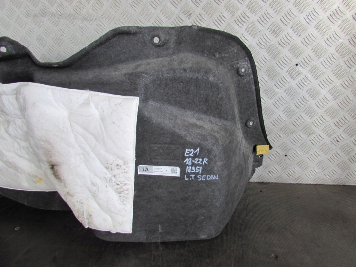 PROTECTION CHÂSSIS ARRIÈRE DROITE TOYOTA COROLLA E21 19-23