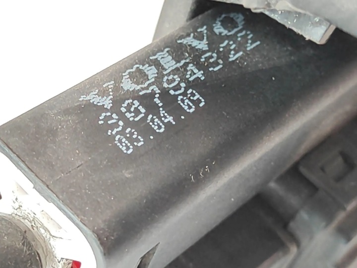 DROIT LAVE-GLACE PHARES VOLVO XC60 30763420 2.95L GASOLINE 210KW 2010