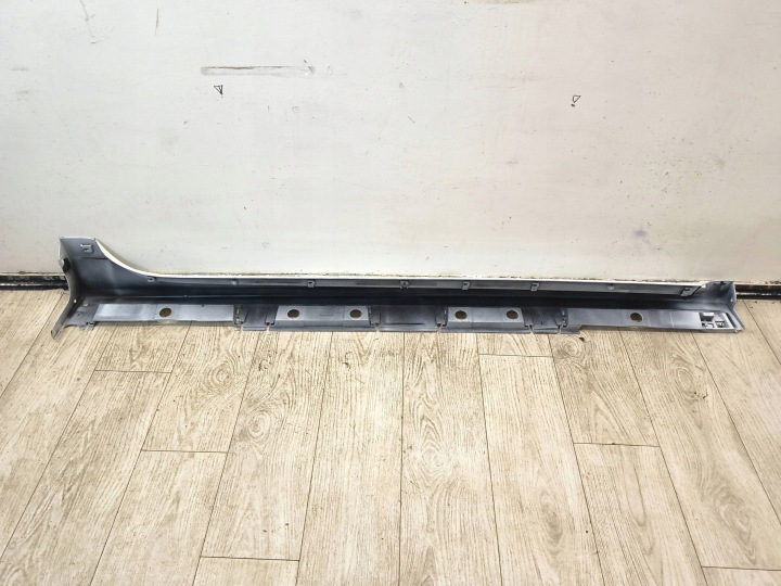 TOYOTA YARIS IV MOULURE SEUIL GAUCHE 040 75860-K0080