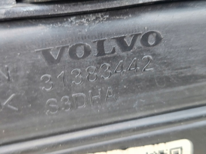VOLVO XC90 15- PARE-CHOCS AVANT GRILLE
