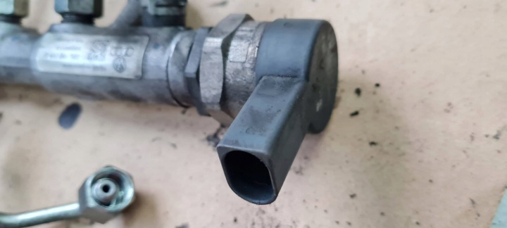 Q5 8R MOULURE CARBURANTS INJECTION CAPTEUR 2.0 TDI 03L130089Q A4 B8 A5