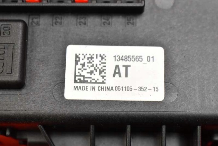 BOÎTE FUSIBLES 13485565 OPEL INSIGNIA A 2.0 CDTI 170 KM LIFT 13-20