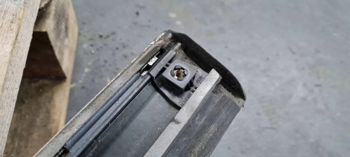A6 C6 LIDT MOULURE PORTES GAUCHE GAUCHE AVANT CHROME 4F0853959J