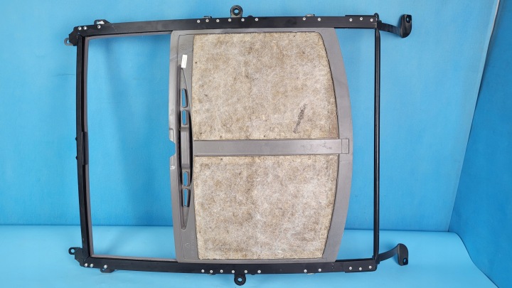 DEUTZ-FAHR 6130 TTV 19R CHÂSSIS TOIT OUVRANT JALOUSIE 0.013.3249.0