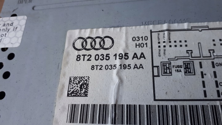 AUDI A4 B8 A5 RADIO CHANGEUR CD UK 8T2035195AA