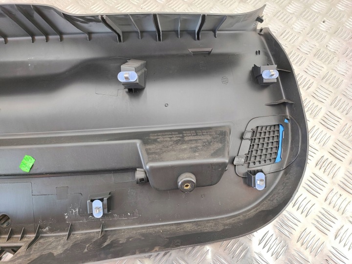 OPEL ASTRA J 2010 BRODERIE COUVERCLES DE COFFRE ARRIÈRE COUVERCLES DE COFFRE I AUTRE ÉLÉMENTS