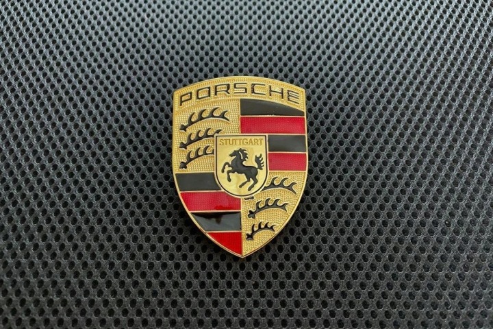 INSIGNE VOITURES PORSCHE 911 (991) 95855967600 3.0L GASOLINE 2022