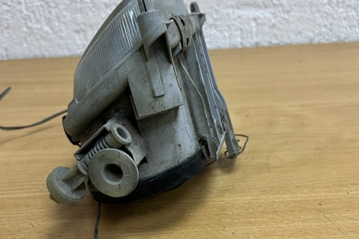 PHARES ANTIBROUILLARD GAUCHE AVANT MERCEDES-BENZ E (W210) 1305233160 2.2L DIESEL 70KW