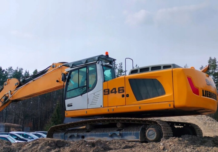 LIEBHERR R946 LC LIEBHERR R946 2014 SEULEMENT 350 000 NET