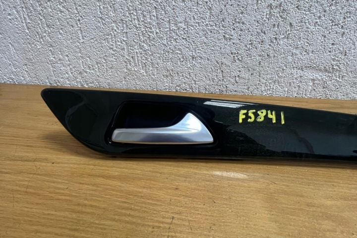 WYPOSARZENIE INTÉRIEUR MERCEDES-BENZ GLE (W166) A1667301622 DIESEL 2015
