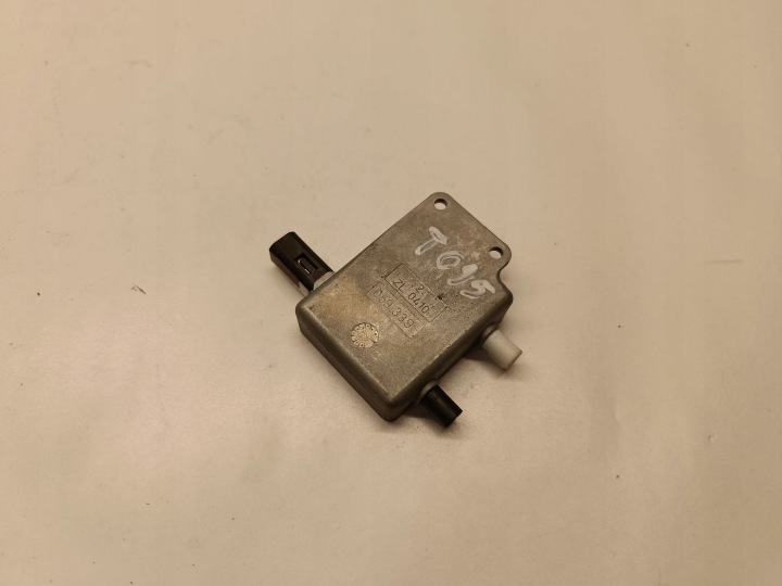 MERCEDES-BENZ C W204 ANTENNE GPS GOUPILLE A4638203789 2013