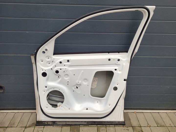 AUDI Q3 8U0 11-18 PORTES DROIT AVANT 8U0831312C
