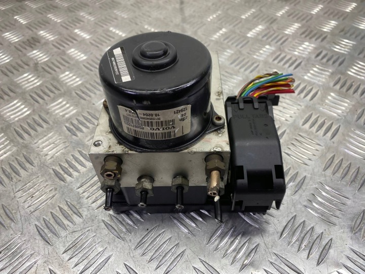 POMPE CONTRÔLEUR ABS VOLVO S60 V70 S80 XC90 8671224 P08671225
