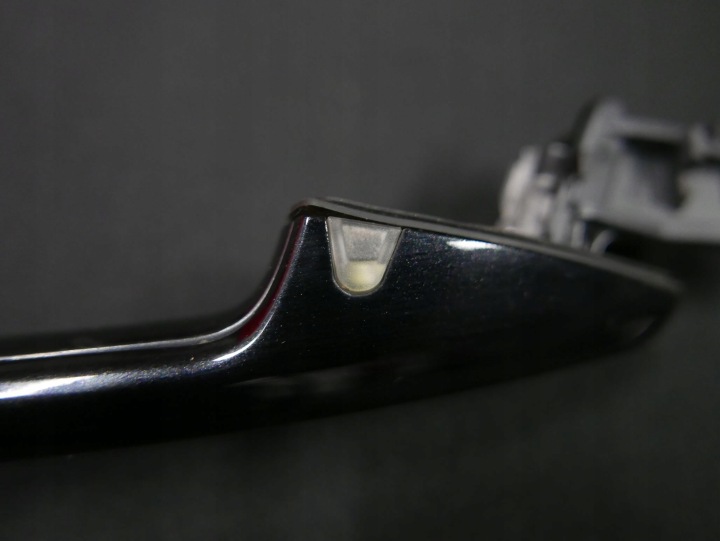 BMW F15 F39 F48 POIGNÉE PORTES GAUCHE AVANT SCHWARZ 668