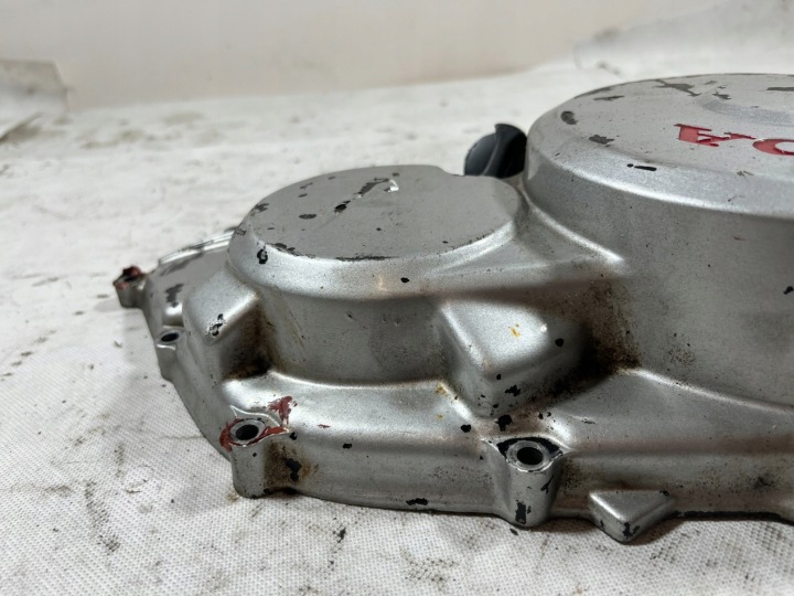 COUVERCLE ADHÉRENCE DROITE ARGENTÉE HONDA VF 1000F SC15