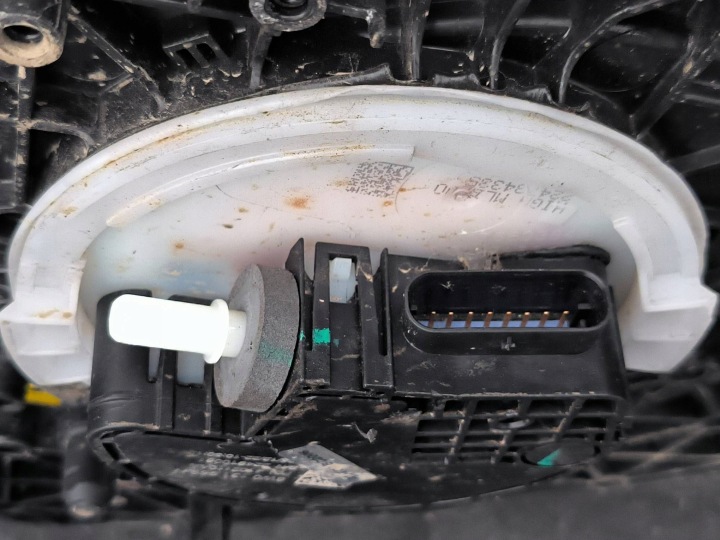 8W0131878CD RÉSERVOIR ADBLUE AUDI A8 S8 D5