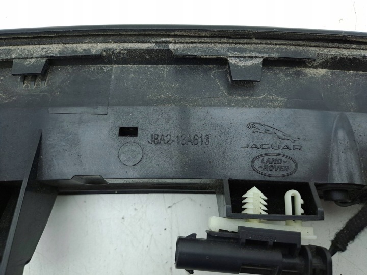 LAND ROVER RANGE ROVER VELAR TROISIÈME LANTERNE STOP 2021 J8A213A613