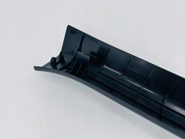 RAV4 V PROTECTION MOULURE REVÊTEMENT SEUIL AVANT DROIT AVANT 67913-42130
