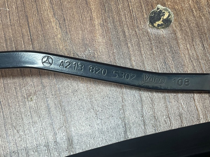 MERCEDES-BENZ OE A2138205302