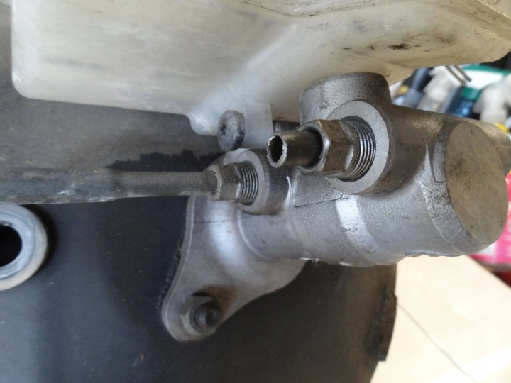 MAZDA 5 CR 2006 2.0 CITD SERVO FREIN CC304395X