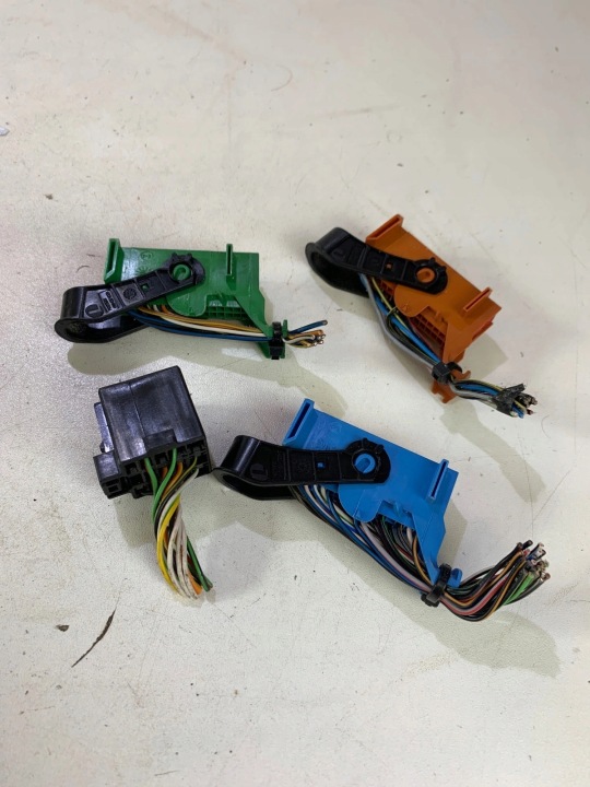 BIELLES PUCE PUCE BOÎTES FUSIBLES FORD KUGA MK1 JG BAC
