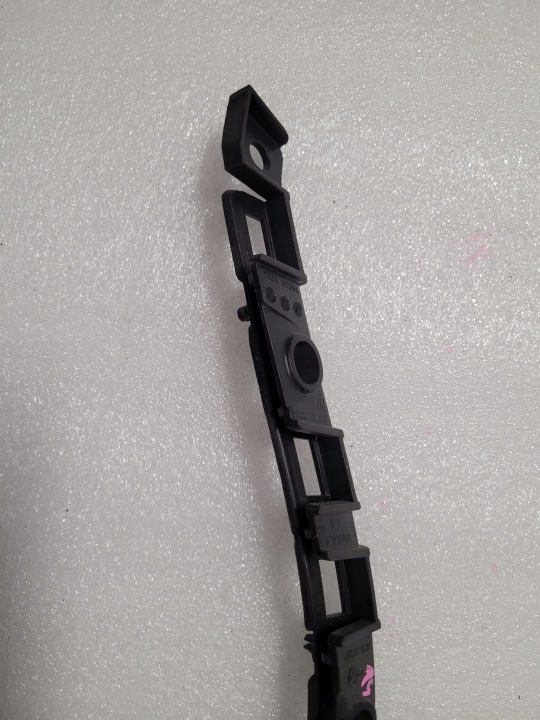 MERCEDES W176 A176 176 GLISSIÈRE DROIT ARRIÈRE FIXATION PARE-CHOCS DROIT A1768850121