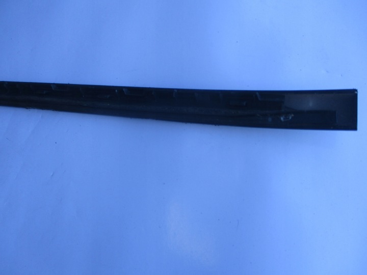 MOULURE PARE-BRISE GAUCHE AVANT MERCEDES W212 C197 A2126900982 A2126900582