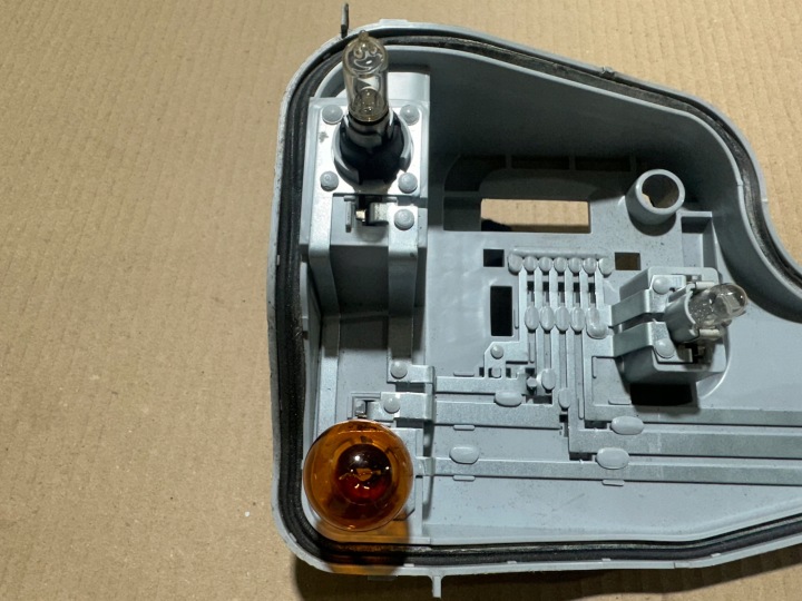 VW POLO 6R DOUILLE D'AMPOULE DROIT ARRIÈRE PUCE 6R0945258B