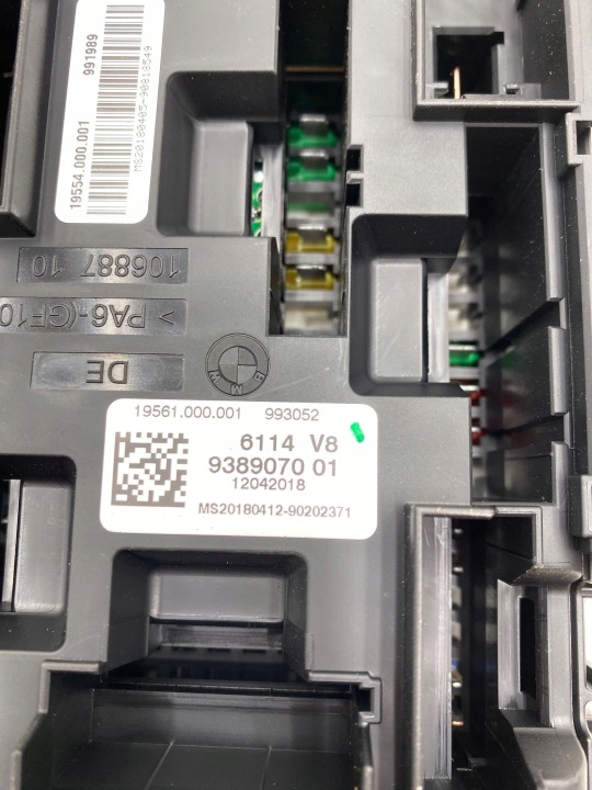 BMW 1 F20 F21 2018 GAUCHE CÔTÉ CHÂSSIS MODULE FUSIBLES 9389070