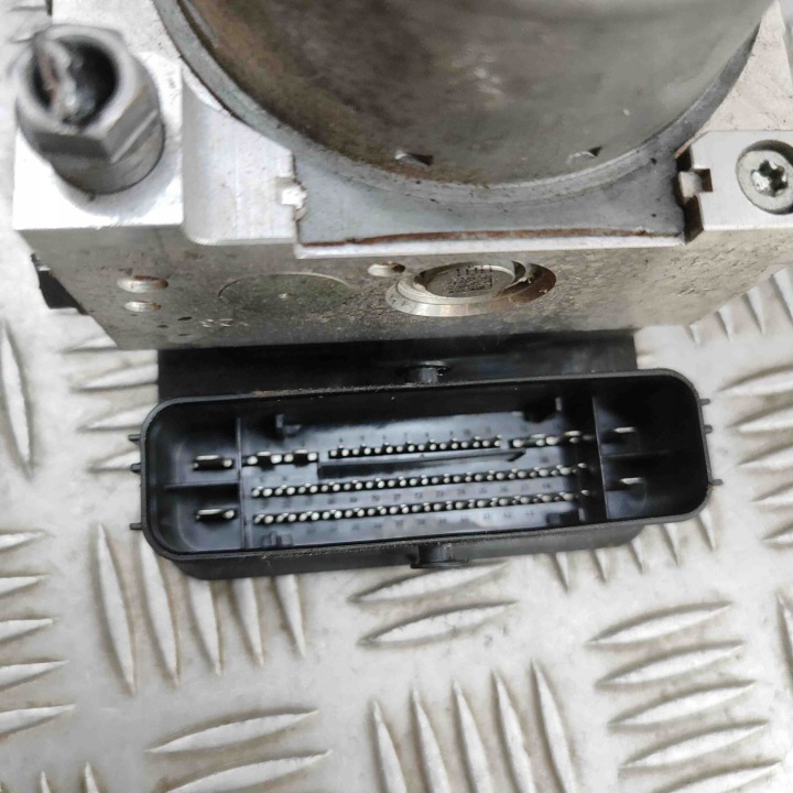 POMPE ABS SKODA SUPERB III ESTATE (3V5) 5Q0614517GD 31890668 2.0L 110KW