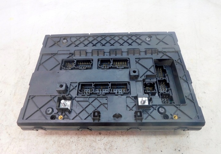 MB ACTROS MP4 12R EURO 5 MODULE SAM BOÎTE FUSIBLES