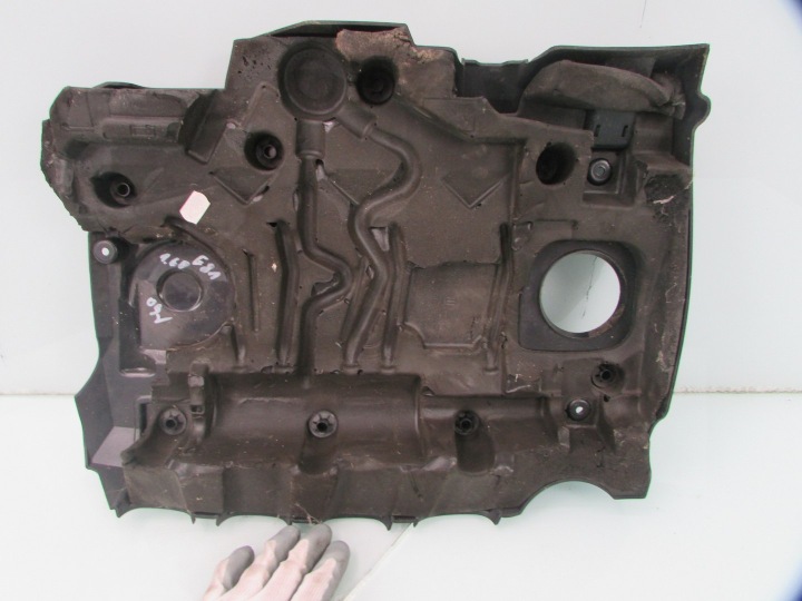 BMW E81 1.6 09R PROTECTION COUVERCLE MOTEUR SUPÉRIEURE