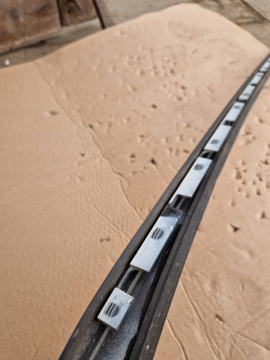 MOULURE PARE-BRISE DROITE HYUNDAI I40 NCW