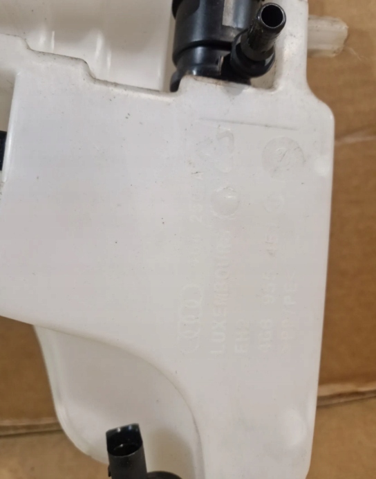 AUDI A6 C7 RÉSERVOIR LIQUIDE VERS LAVE-GLACES ENTRÉE BOUCHON NEUF
