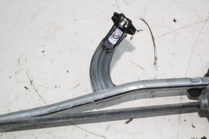 MÉCANISME AVANT VITRE MERCEDES-BENZ C COUPÉ (C205) A2058200940 0.0L