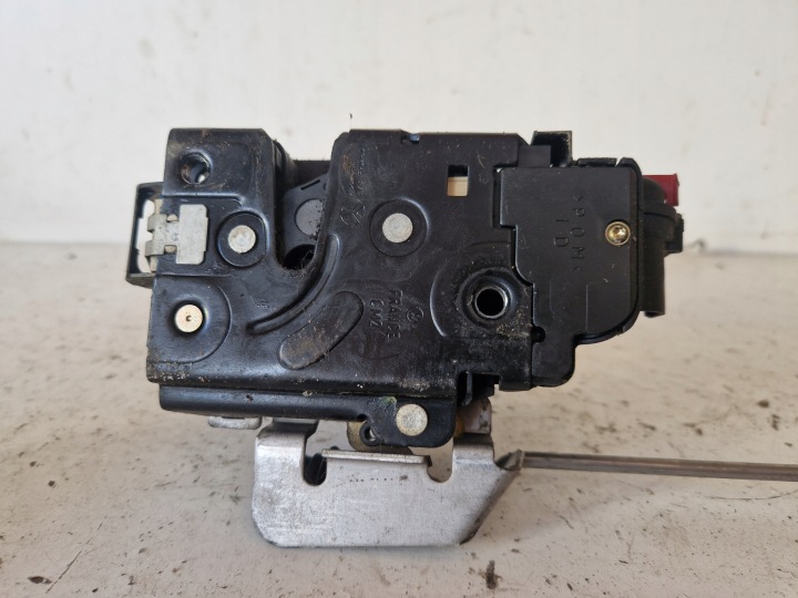 SERRURE DE PORTE DROIT AVANT AUDI A4 B6