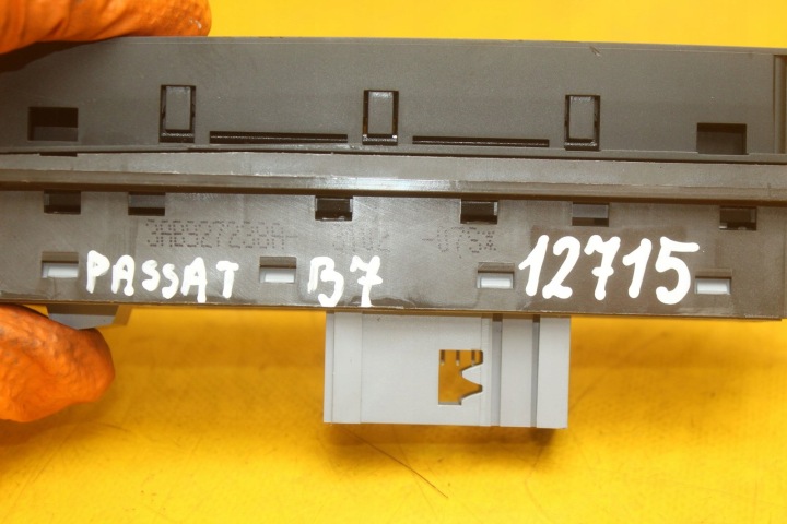 PANNEAU COMMUTATEURS PDC VW PASSAT B7 3AB927238A