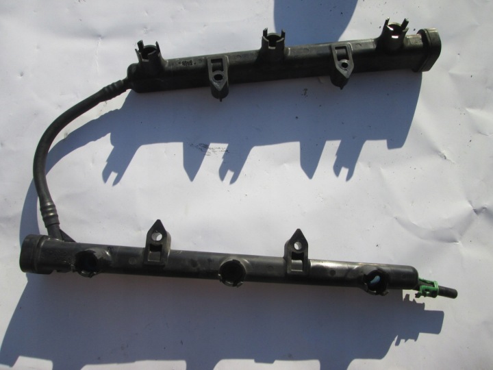 CHRYSLER TOWN COUNTRY 11- 3.6 INJECTEUR CARBURANTS MOULURE