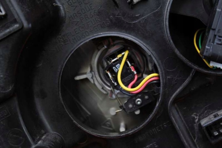 PROJECTEUR GAUCHE PHARE AVANT EUROPE 89901161 CITROEN JUMPY 2 II 07-16