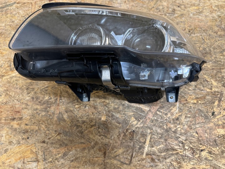 BMW F10/F11 LCI LIFT BI-XENON DIRECTIONNELLE GAUCHE PHARE AVANT EUROPE