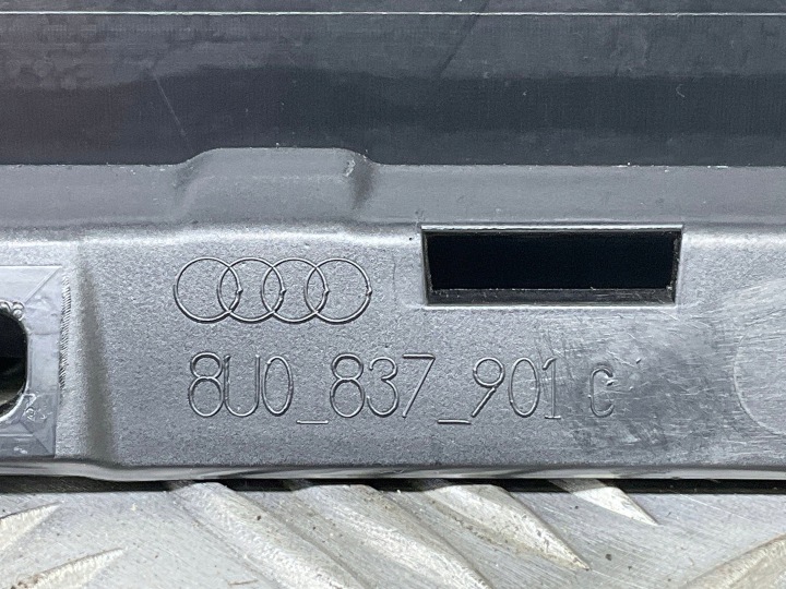 2013 AUDI Q3 8U MOULURE VITRES COUPÉ 8U0837901C