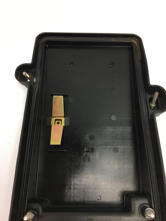 CLAPET CAPUCHON BOÎTES FUSIBLES MERCEDES R129 SL W124 1245400182