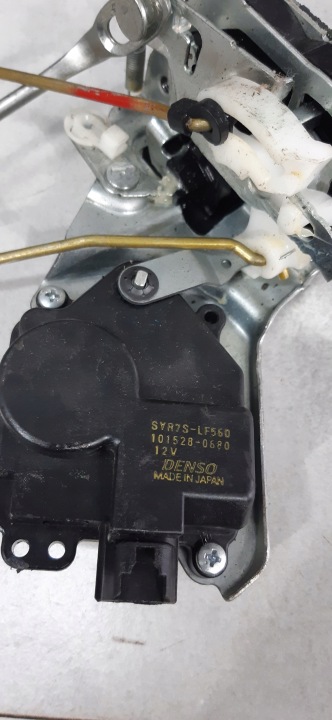 SUZUKI JIMNY III 98- SERRURE DE PORTE GAUCHE AVANT 101528-0680