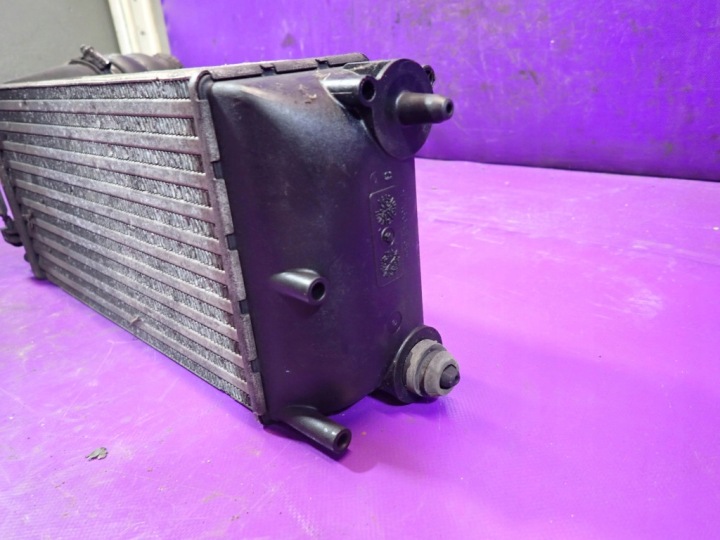 PEUGEOT 308 I T7 07- 1,6 HDI 9HX ÉCHANGEUR AIR-AIR RADIATEUR 992507M 9656503980