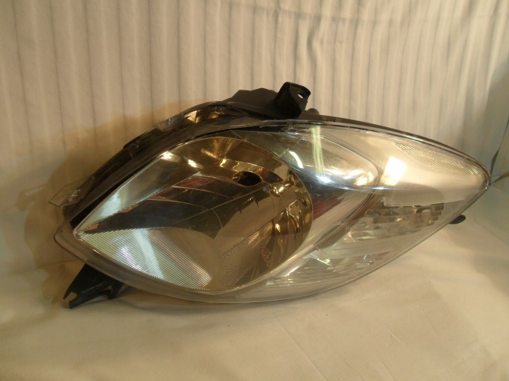 PHARE DROIT AVANT PROJECTEUR EUROPE 81110-0D120 TOYOTA YARIS II 2 2006-