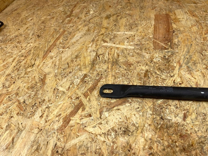 SUPPORT ENTRETOISE PANNEAU AVANT DROITE VOLVO XC90 II 32244780 32221889