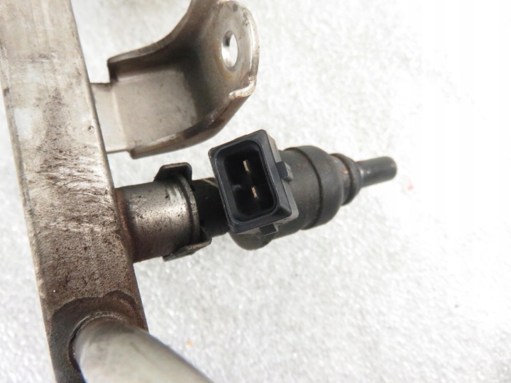 MOULURE INJECTION SEAT TOLEDO II 1.8 06A906031D 06A133317E AGN