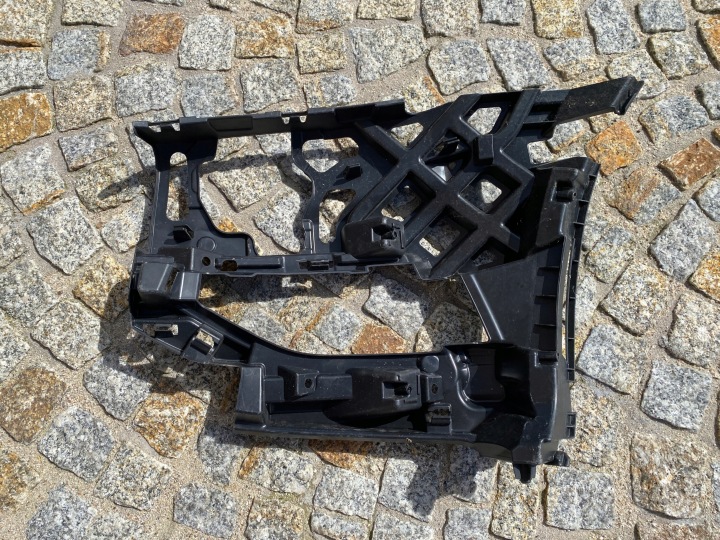 VW GOLF VIII 7 5G GLISSIÈRE PARE-CHOCS DROIT AVANT 5G0807724F ORIGINAL