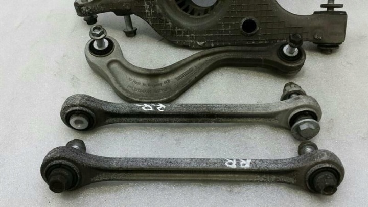 PORSCHE PANAMERA 970 DROIT ARRIÈRE BRAS DE SUSPENSION 97033114201 ARRIÈRE DROIT BRAS DE SUSPENSION