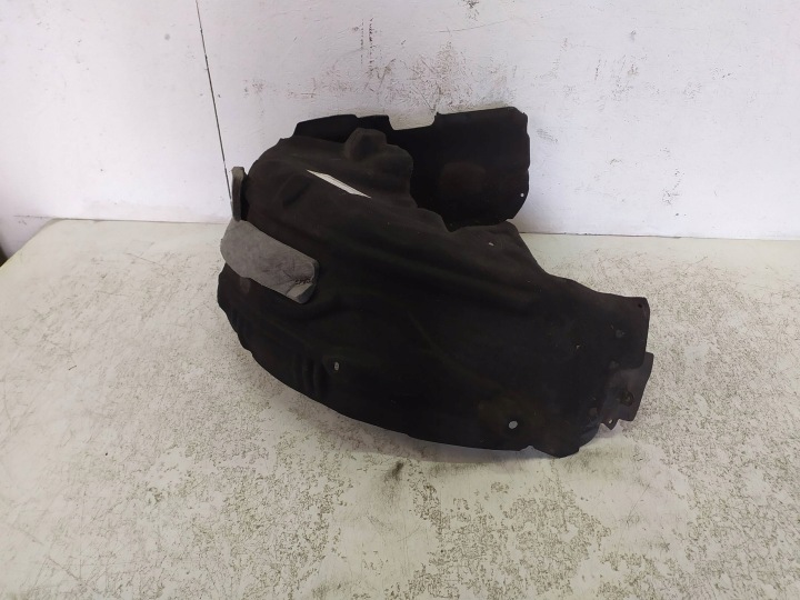 PASSAGE DE ROUE DROIT ARRIÈRE MERCEDES-BENZ C-KLASA W205 A2056900830